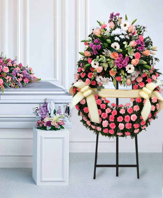 Corona Funeral Rosa Especial Ambientada